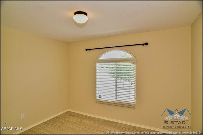 Building Photo - 14920 Tim Hardaway