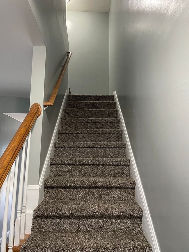 Building Photo - 118 Lowell Ct