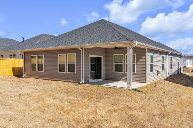 Building Photo - Like New 3BR/2BA Home is Woodruff, SC  **$1995/mo rent