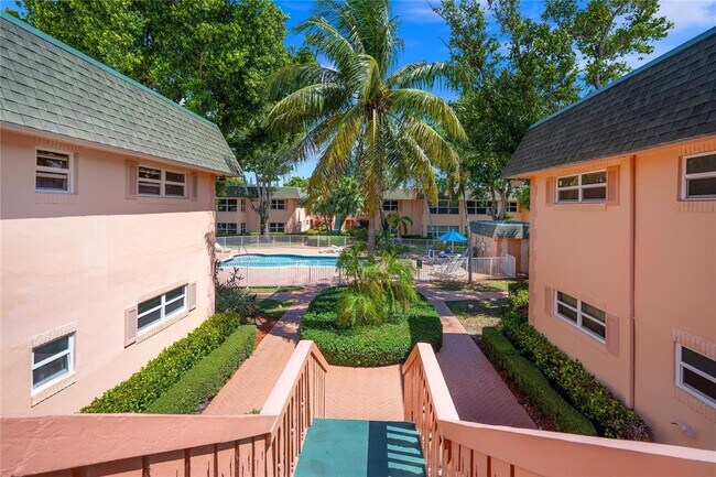 Building Photo - 770 SE 2nd Ave