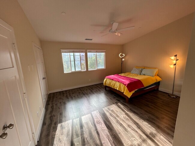 Building Photo - 3211 Fennel Ln