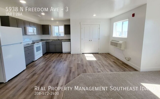 Building Photo - 5938 N Freedom Rd