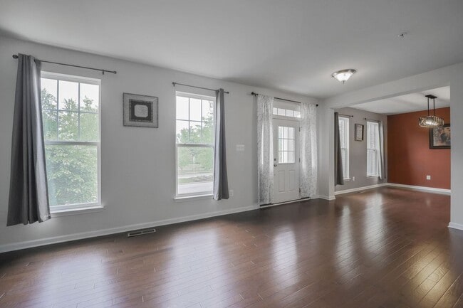 Building Photo - 9007 Central Park Dr