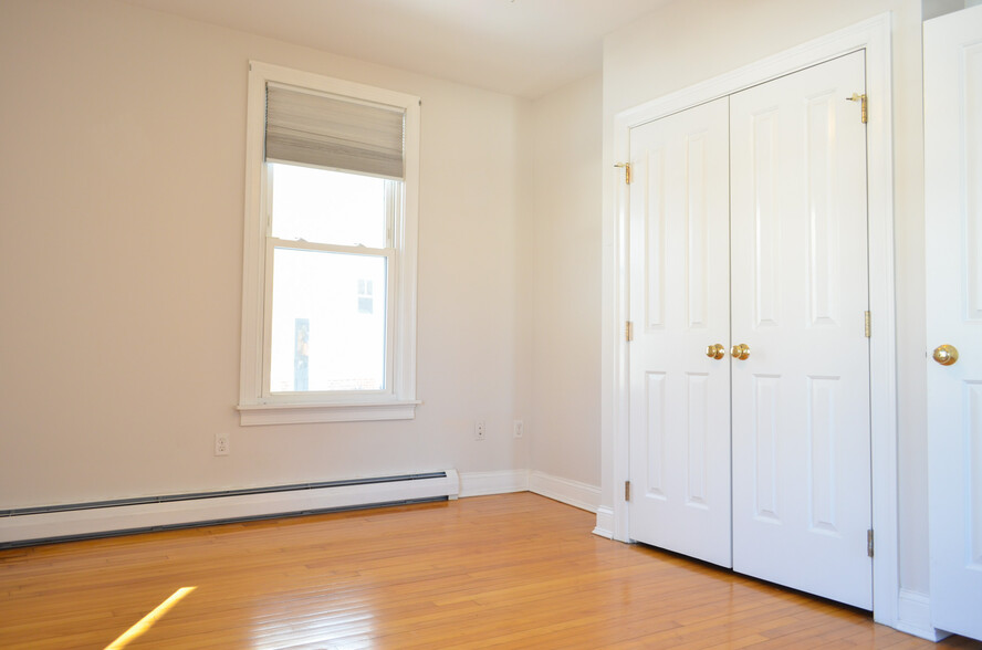 Bedroom 2 - 347 Ocean St