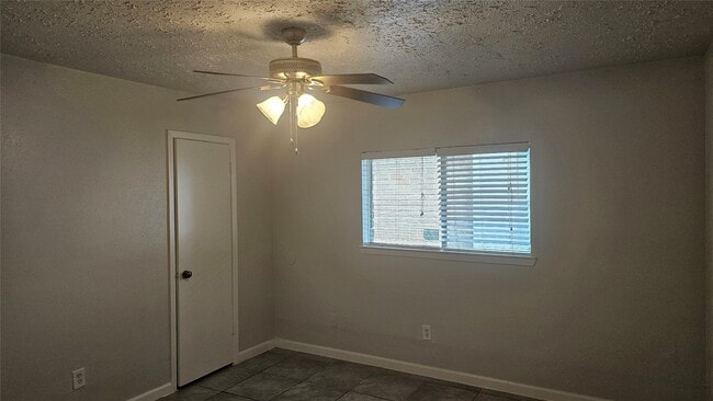 Building Photo - 2610 Strait Ln