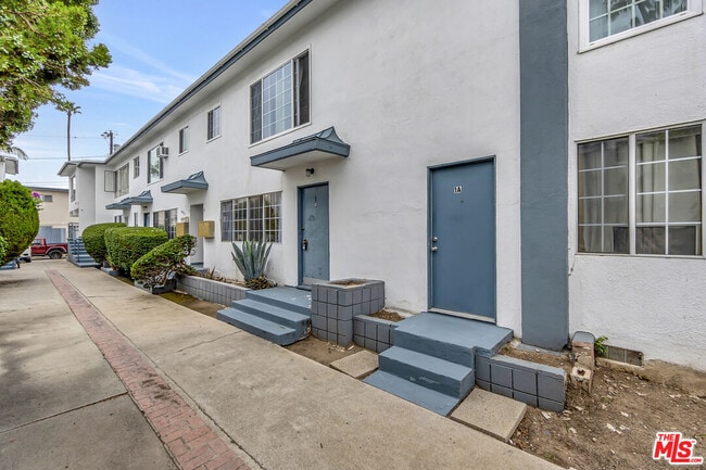 Building Photo - 4035 Inglewood Blvd