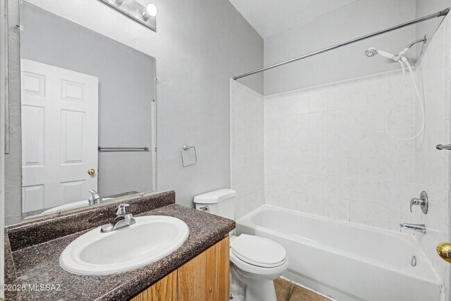 Building Photo - 1316 E Zulema Loop