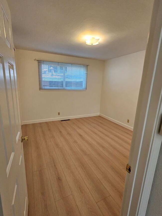 Building Photo - REGAL 4 Bed/3 Bath Home in FREMONT