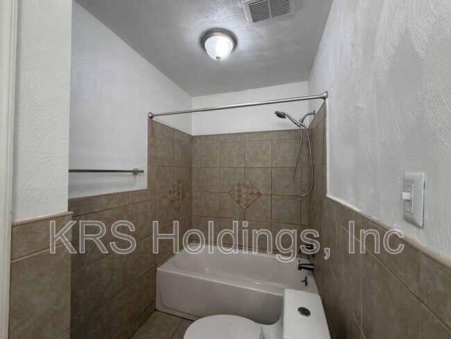 Building Photo - 5730 E Hastings Arch