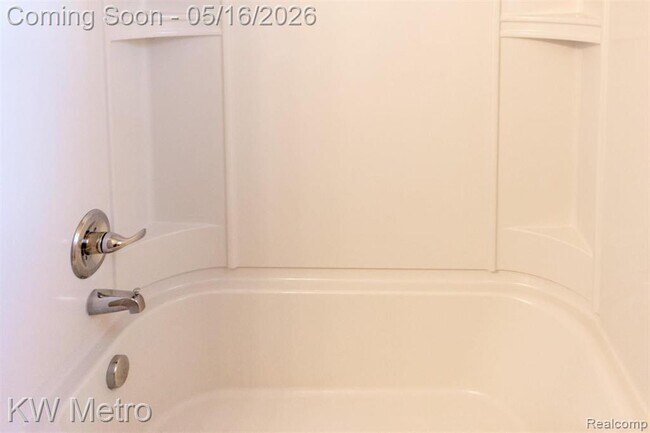 Building Photo - 49144 W Woods Dr