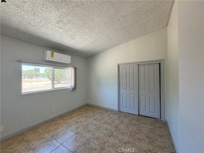 Building Photo - 16209 Juniper St