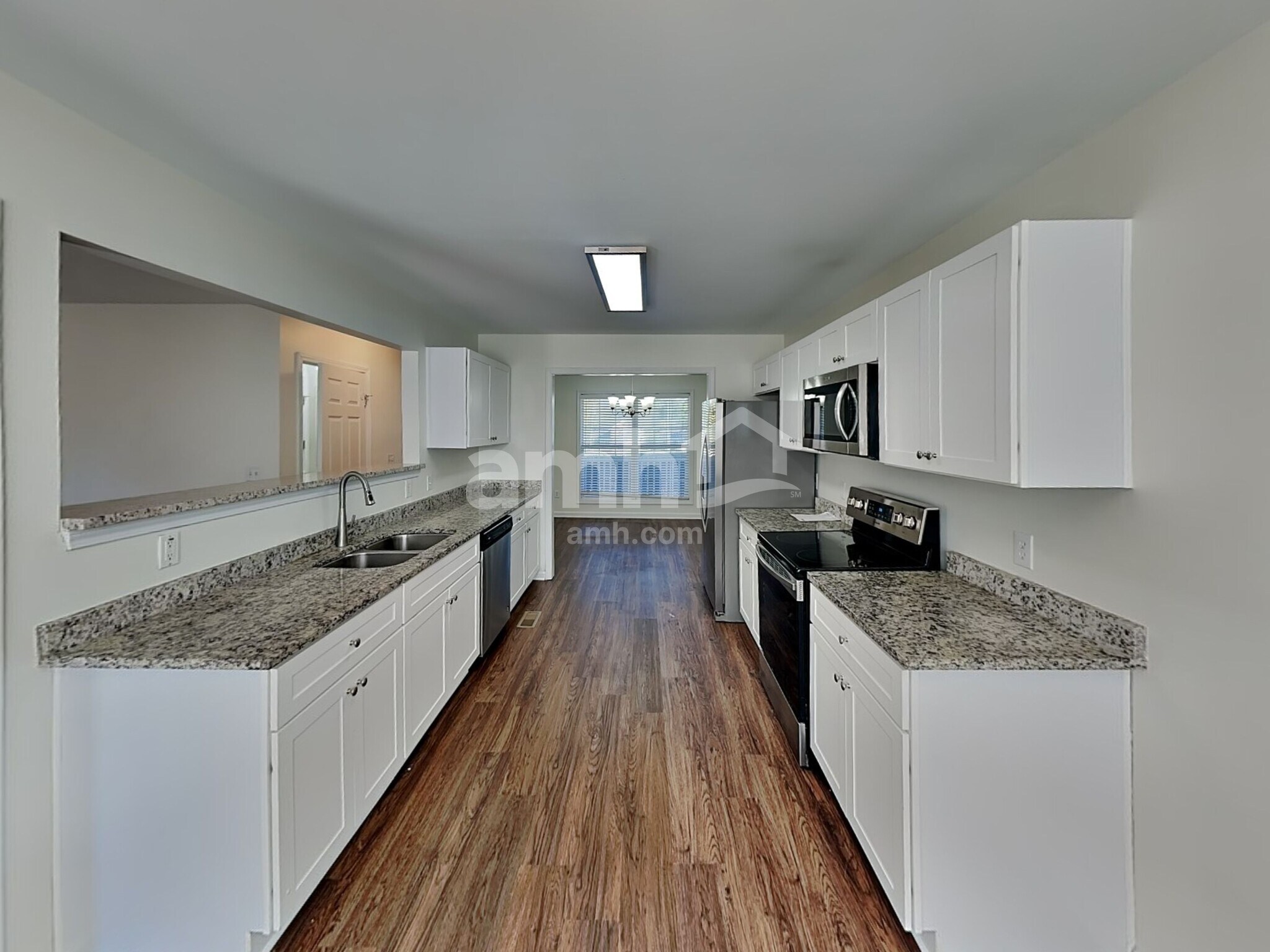 Building Photo - 204 Bates Ct