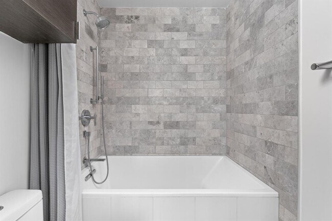 Building Photo - 301 West Ave