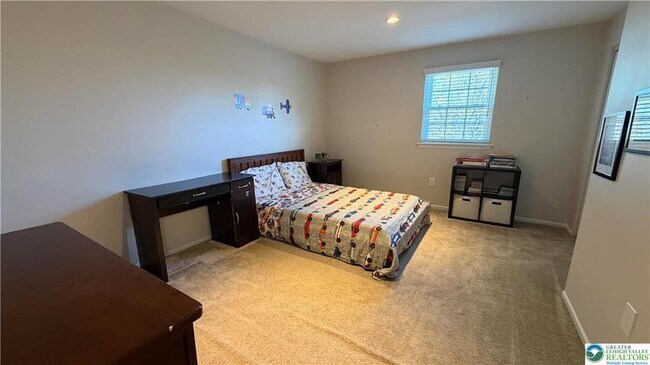 Building Photo - 639 Heather Ln