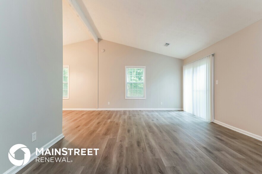 Building Photo - 6843 Timbers E Dr