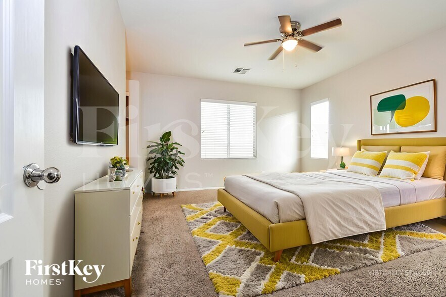 Building Photo - 10832 Avenzano St