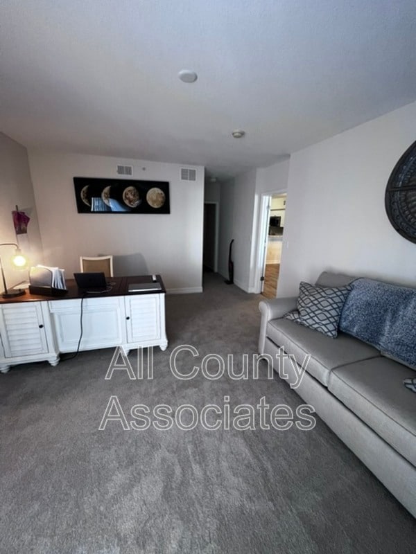 Building Photo - 4516 Seagull Dr