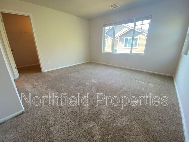 Building Photo - 3421 31st Dr