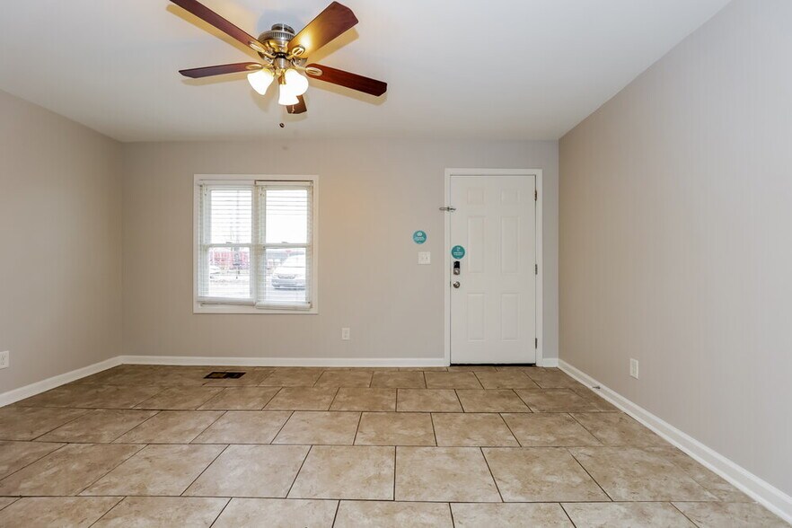 Building Photo - 209 Stones River Rd