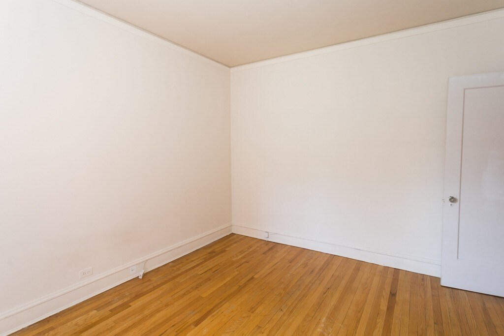 Building Photo - 1309 Oak Ave