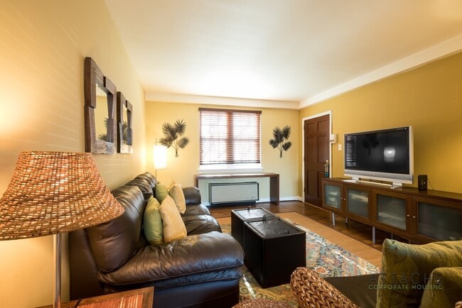 Primary Photo - 10 Ashby Street Unit D, Alexandria, VA 22305