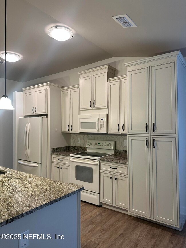 Building Photo - 12265 Marbon Estates Ln E