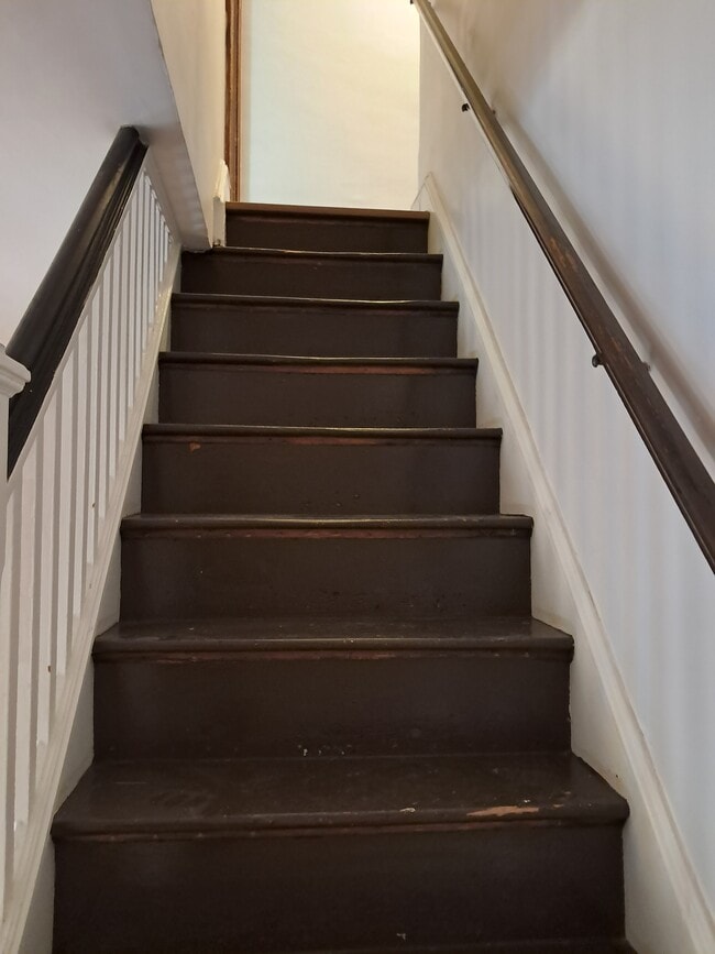 Building Photo - 941 Sargent Ave