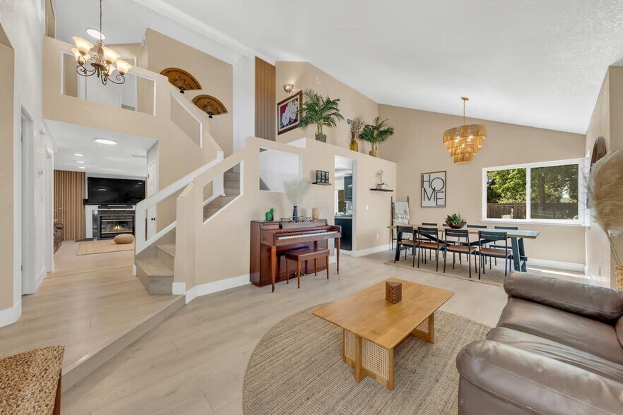 Building Photo - 8004 Caymus Dr