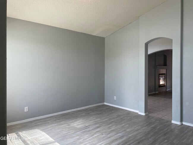 Building Photo - 3701 Trina Pl