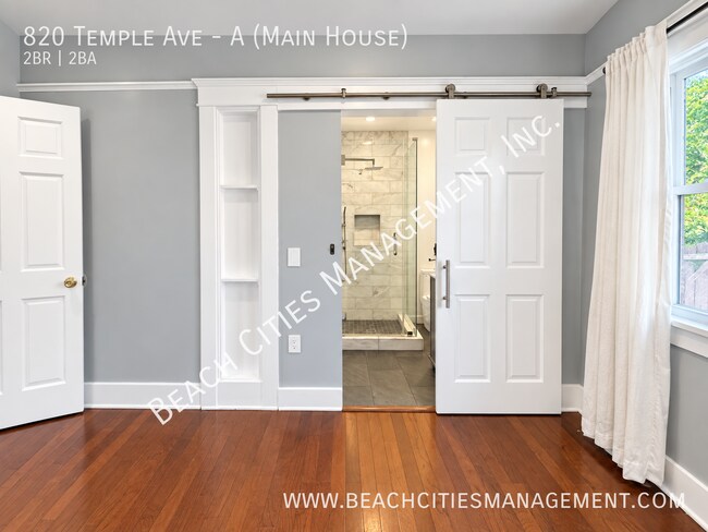 Building Photo - 820 Temple Ave