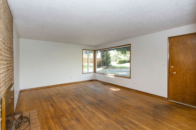 Building Photo - Available Beautiful Single-Level Home with...