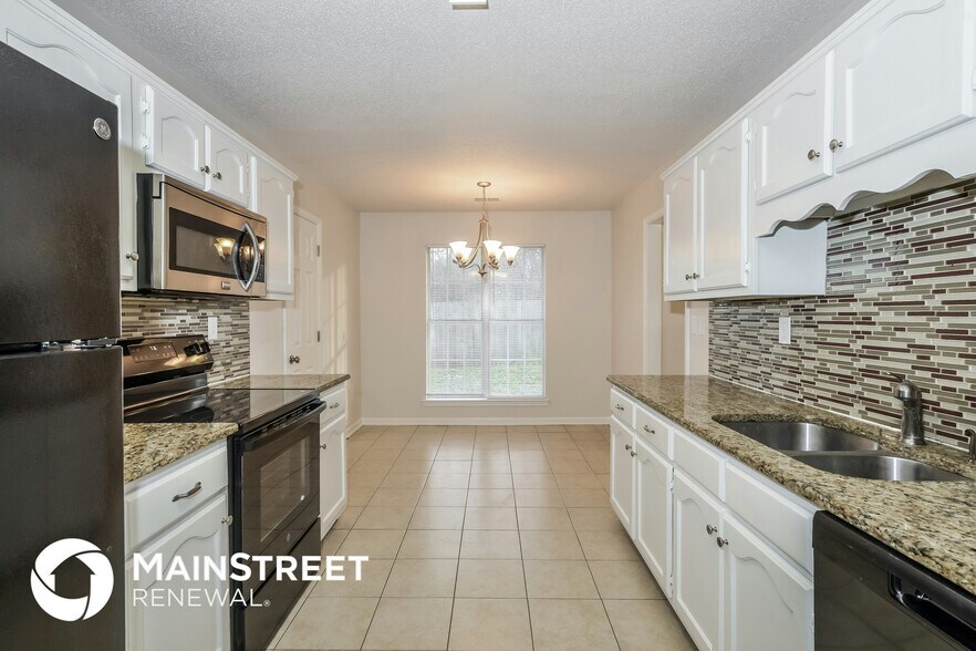 Building Photo - 4495 Andover Ln