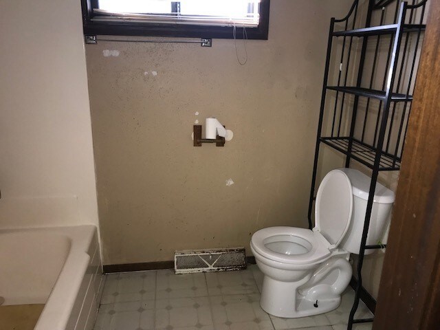Building Photo - 2 BD Duplex for Rent