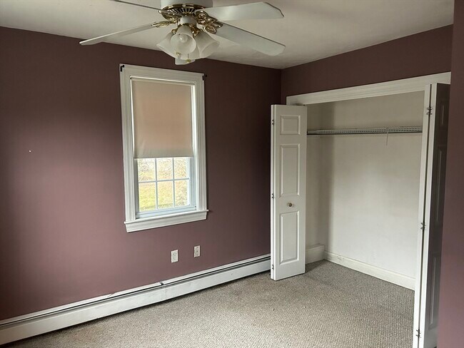 Building Photo - 31 Wellington St