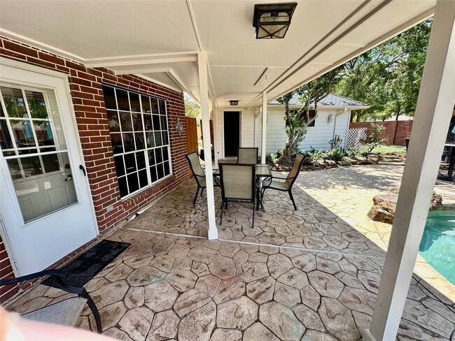 Building Photo - 7002 Greatwood Trails Ct