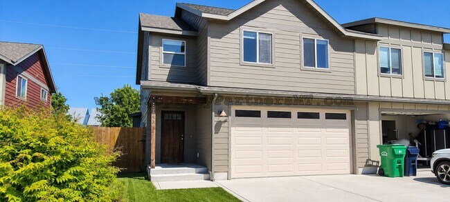 Building Photo - *** Modern *** 3 Bed 2.5 Bath Townhouse