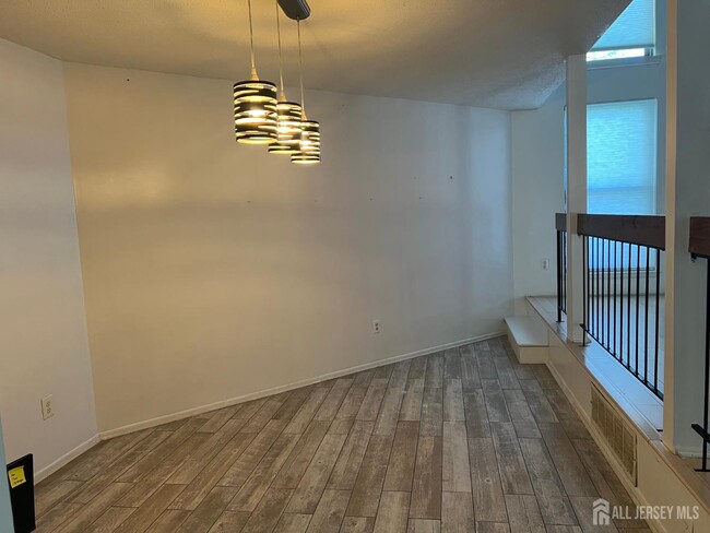 Building Photo - 130 Westgate Dr