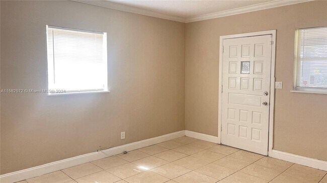 Building Photo - 46 NE 171st Ter