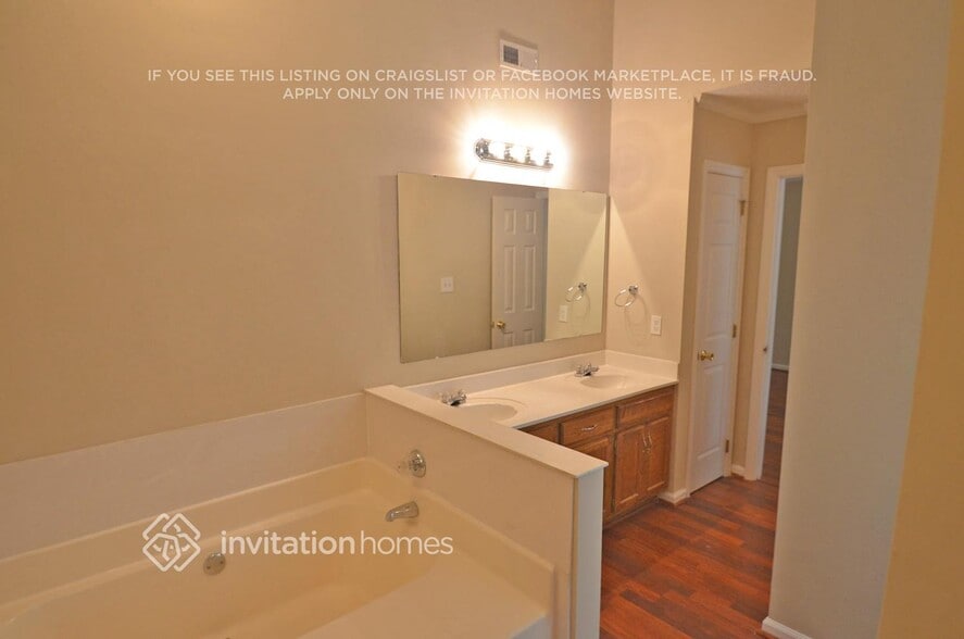 Building Photo - 14812 Karina Falls Ct