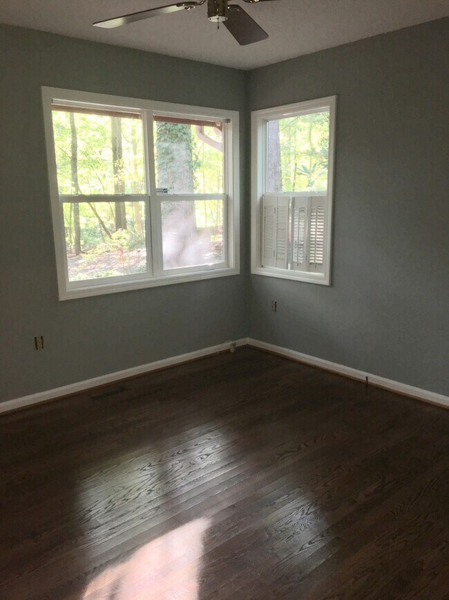 Building Photo - Black Mountain Rental