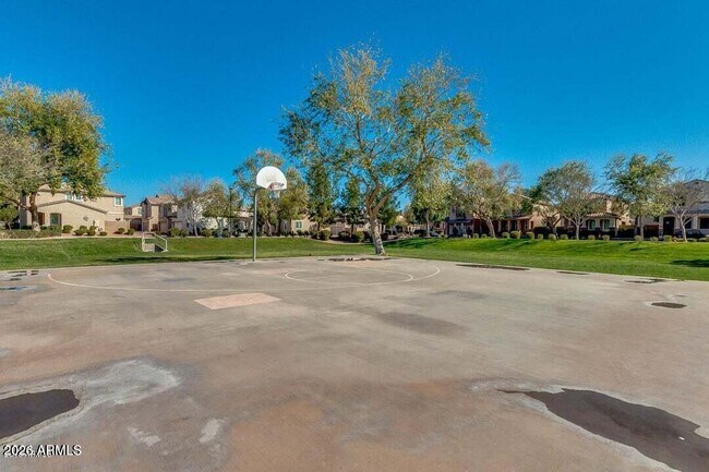Building Photo - 4334 E Carla Vista Dr