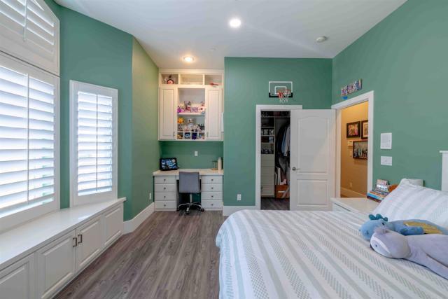 Building Photo - 15263 Presilla Dr