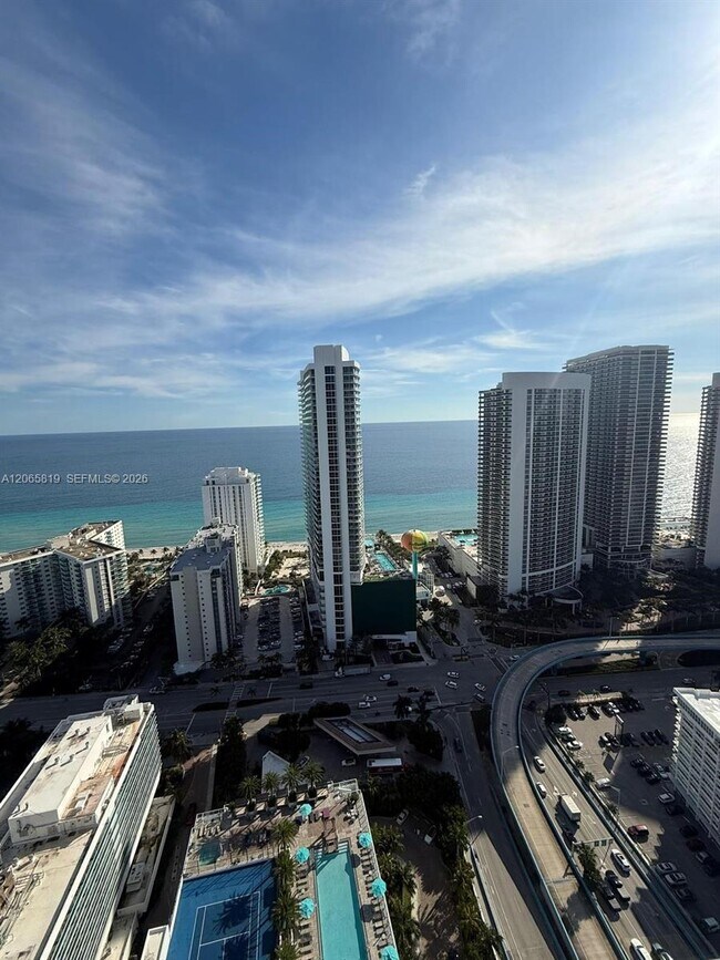 Building Photo - 4010 S Ocean Dr