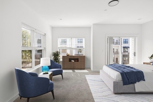 Building Photo - 635 Main St