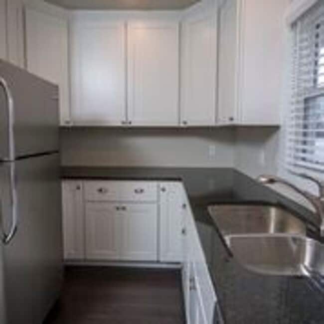 Building Photo - Available June 15!