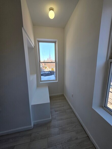 Building Photo - 8652 112th St