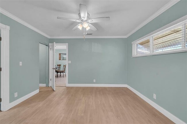 Building Photo - 4541 NE 6th Terrace