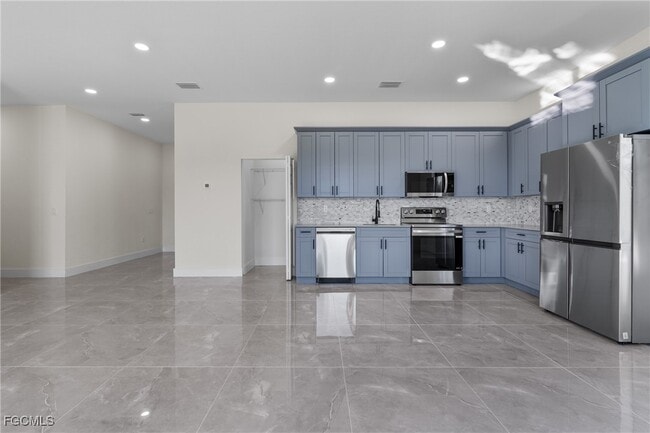 Building Photo - 1134 Cummings St E