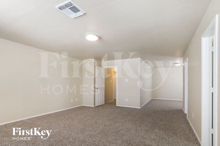 Building Photo - 4238 Heritagestone Dr