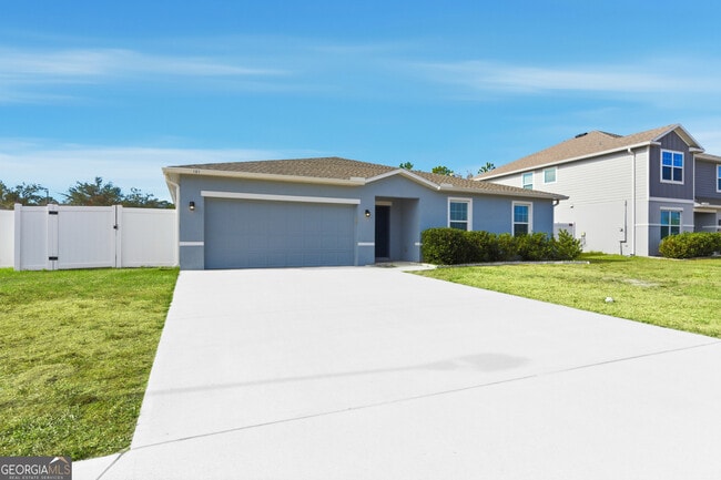 Building Photo - 131 College St